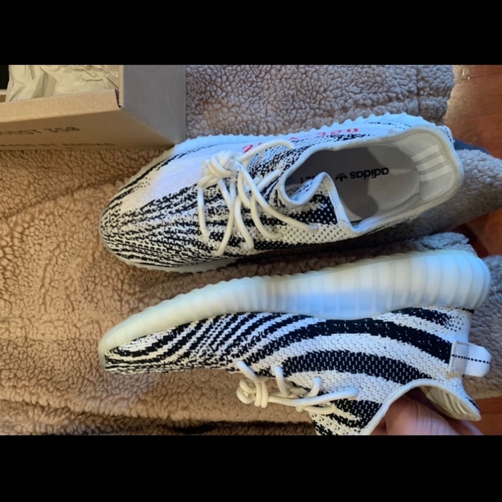 Adidas Yeezy boost 350 v2 zebra